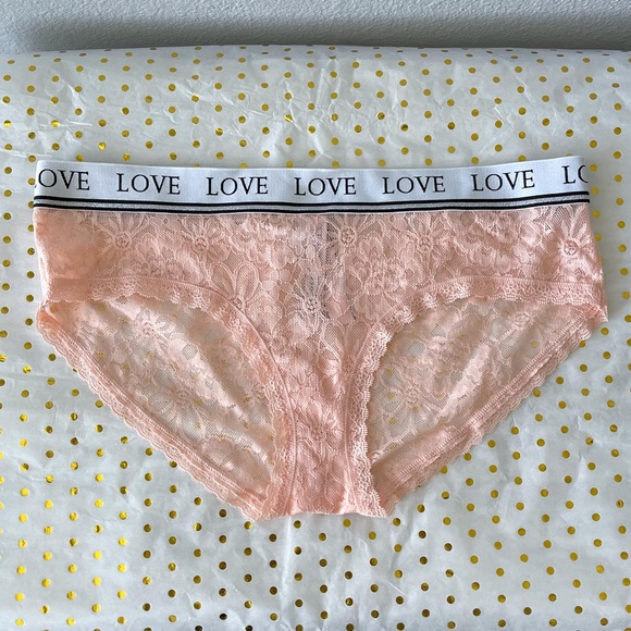 Victoria’s Secret Lace pantie - Picture 1 of 4